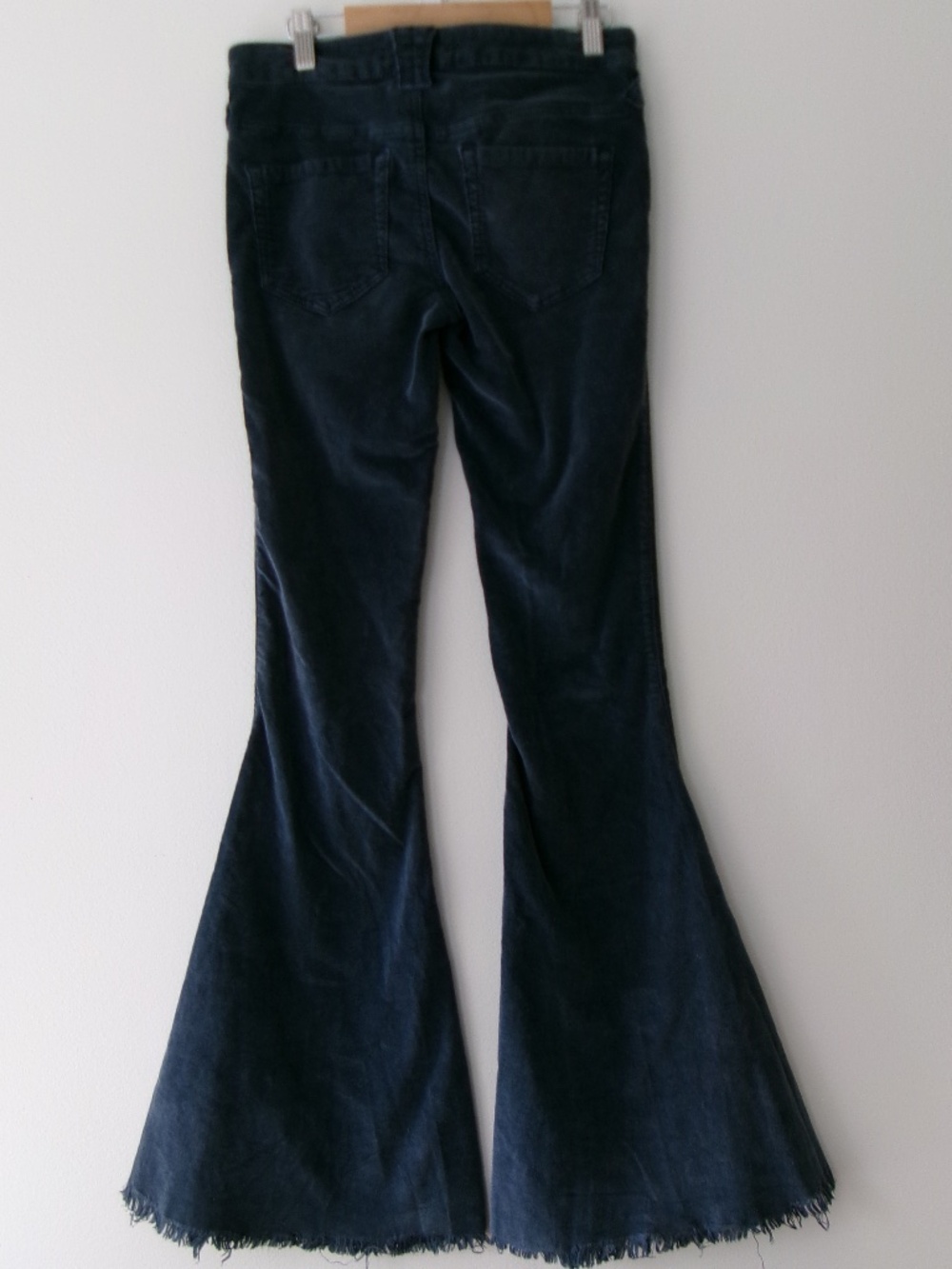 Free People Low Rise Dark Blue Corduroy super flare pants size 26 raw hem - Picture 2 of 4
